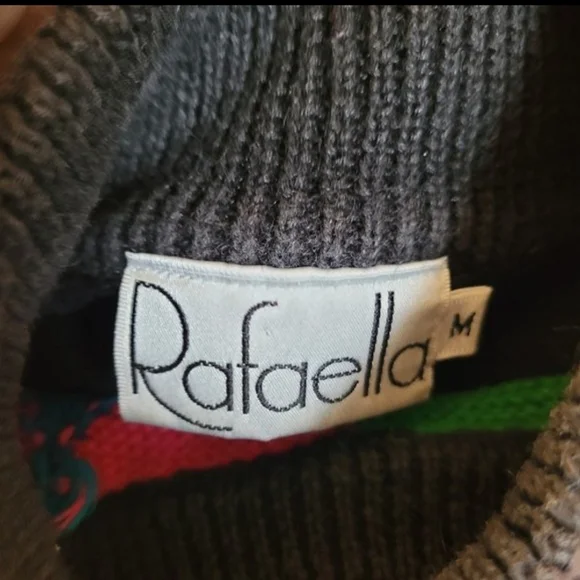 Colorful Geometric Sweater - Picture 5 of 5